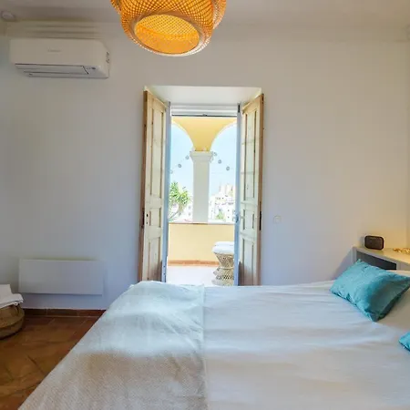 Casa Omlandia With Pool - Old Town Lagos